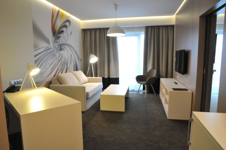 Hotel_Kosma_apartament_calosc2-768x510-1.jpg