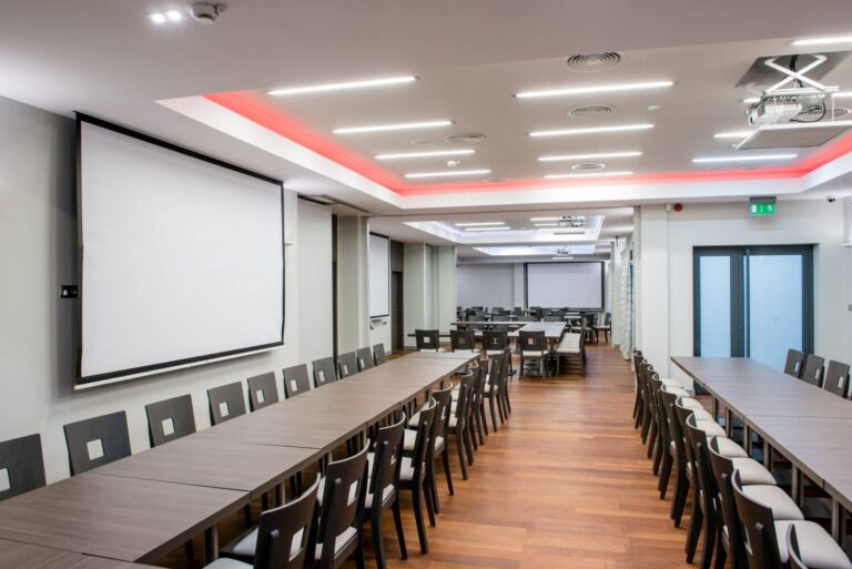 kosma-konferencje-uklad-szkolny