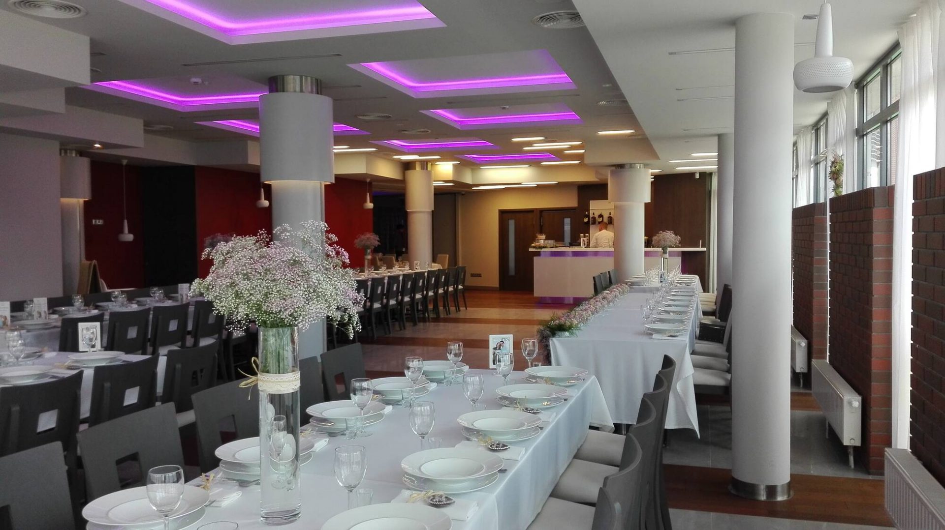 kosma-wesela-sala-kolumna-2-1920x1078