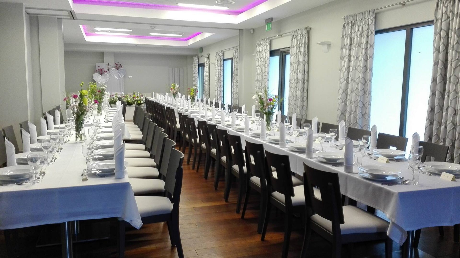 kosma-wesele-stol-honorowy-2-1920x1078